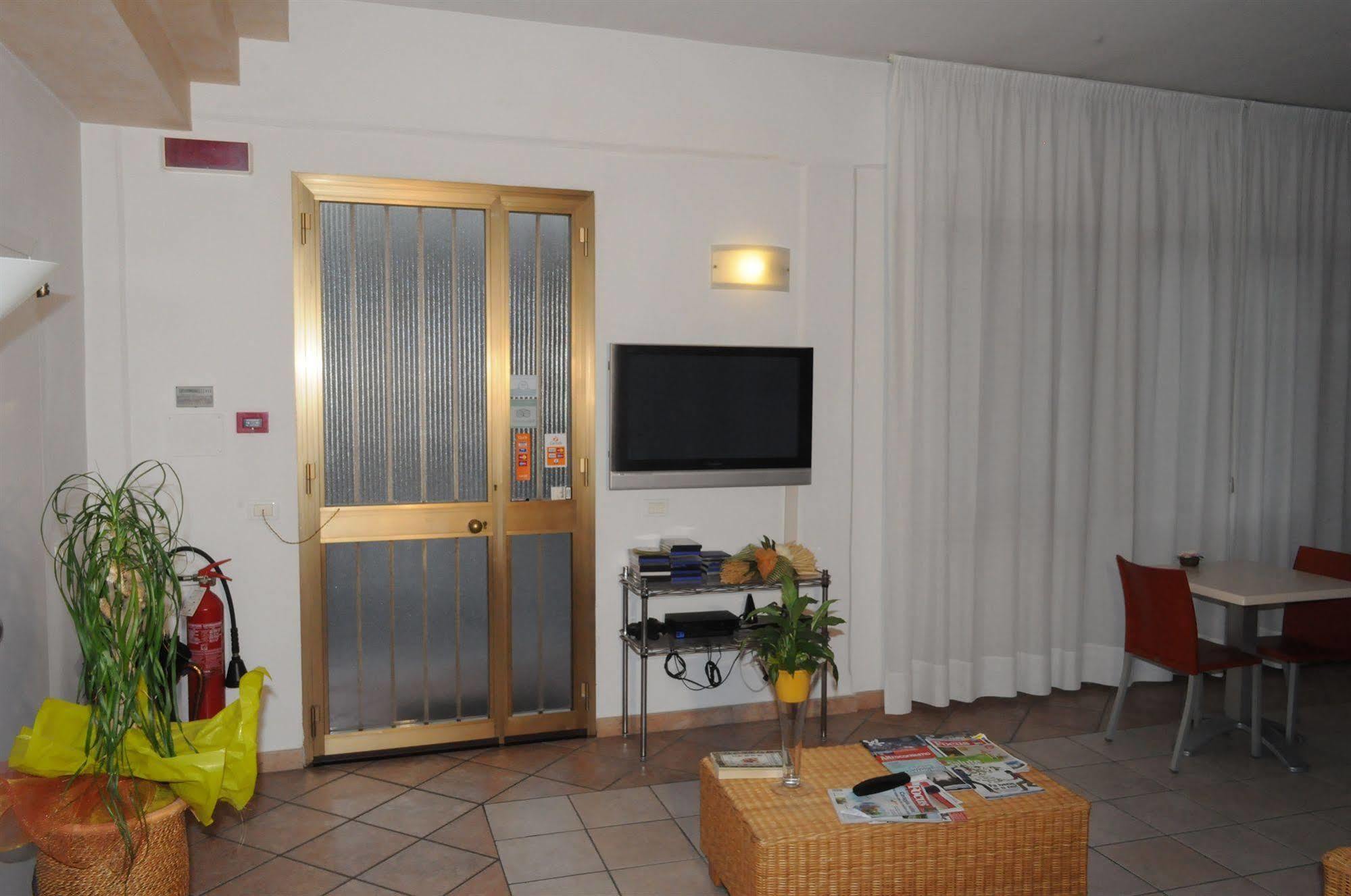Marinetta Bed & Breakfast Синя Екстериор снимка